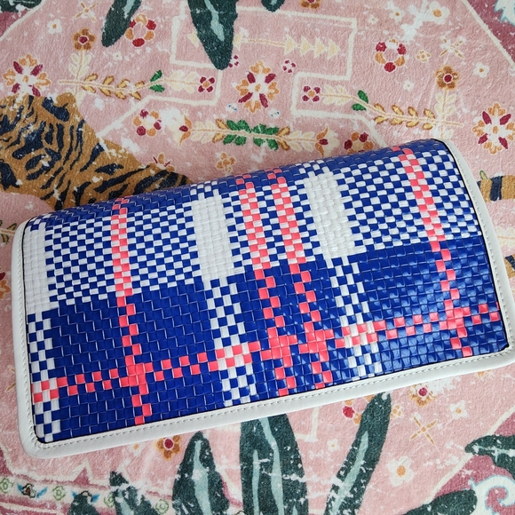 Kate Spade STORYBOOK Woven Bay Drive Chloe Finn Clutch - Picture 4 of 11